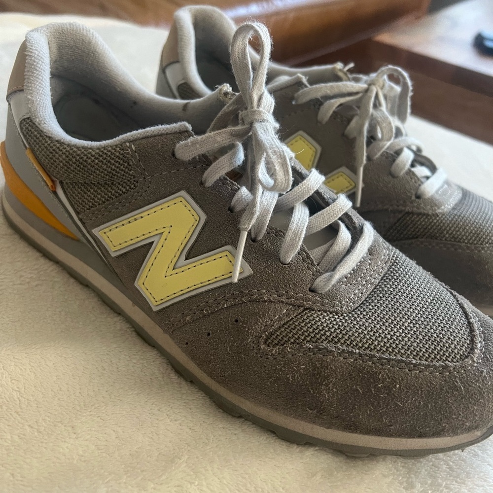 New Balance vintage style sneakers gray and yellow, women’s 8 - Picture 9 of 13